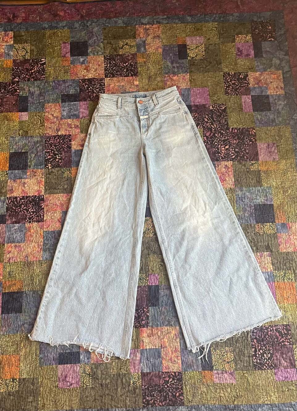 Untagged & Unbranded Light Wash Jeans Massive leg opening